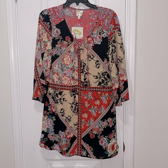 Anthropologie Tops - NWT Anthropologie fig & flowers, bohemian floral shirt/tunic w slit long sleeves